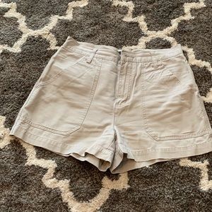American Eagle style & comfort khaki shorts